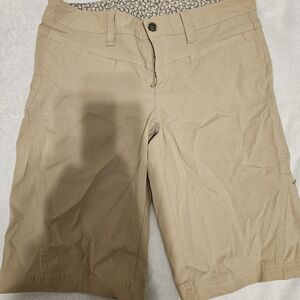 Athleta Women's Tan Shorts - SIZE 6